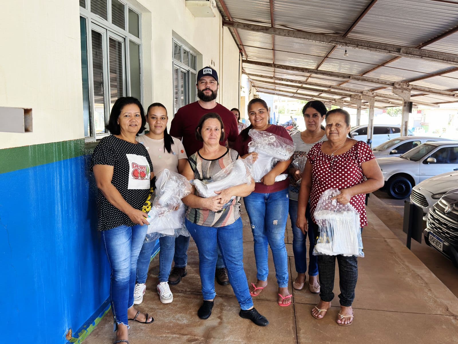Prefeitura de Caarapó entrega botas de proteção a agentes de limpeza e reforça segurança no trabalho