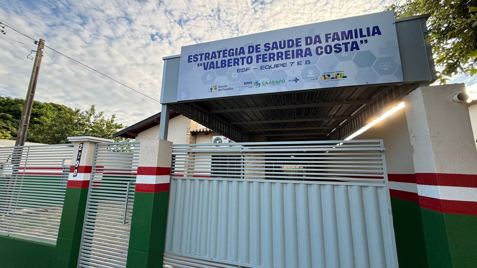 Caarapó inaugura UBS com investimento próprio e homenageia ex-secretário de Saúde